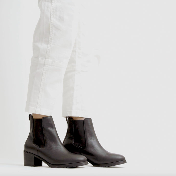 Ana Go-To Heeled Chelsea Boot Black/Black
