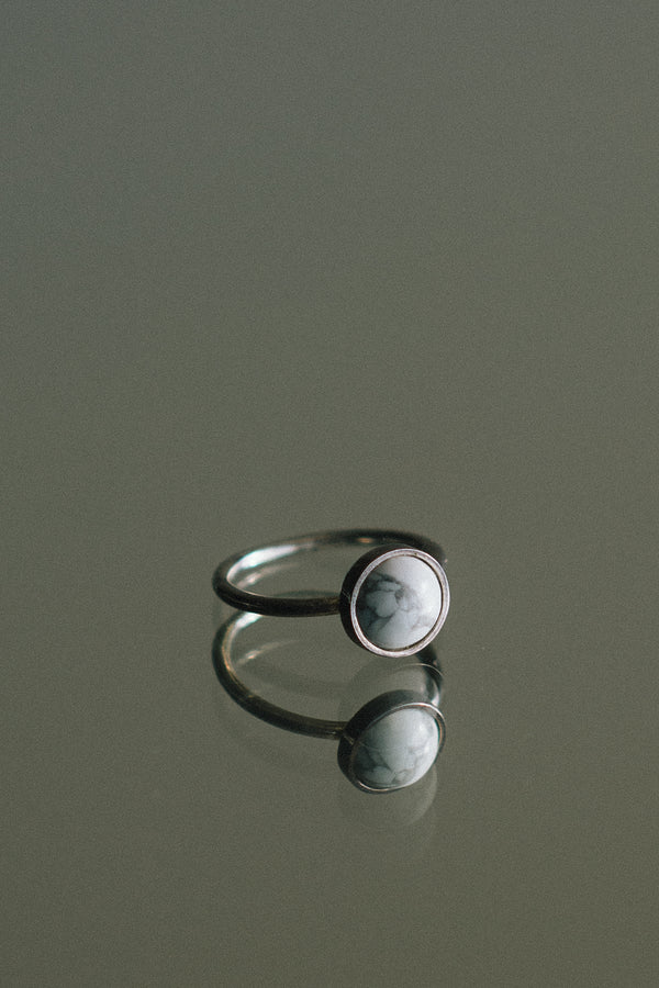 8MM Howlite Marble Cabochon Ring