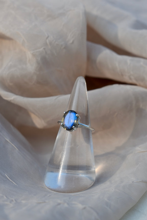 10x8 Oval Labradorite Ring