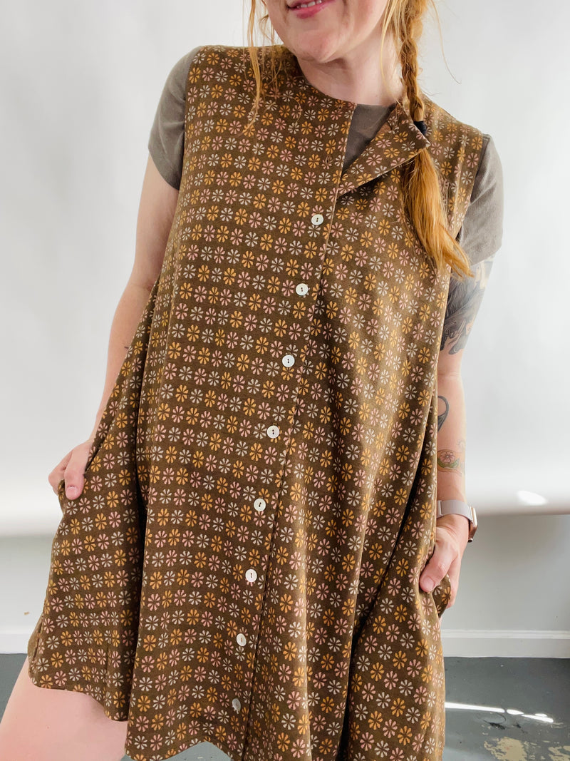 Mayra Dress in 70s Daisy
