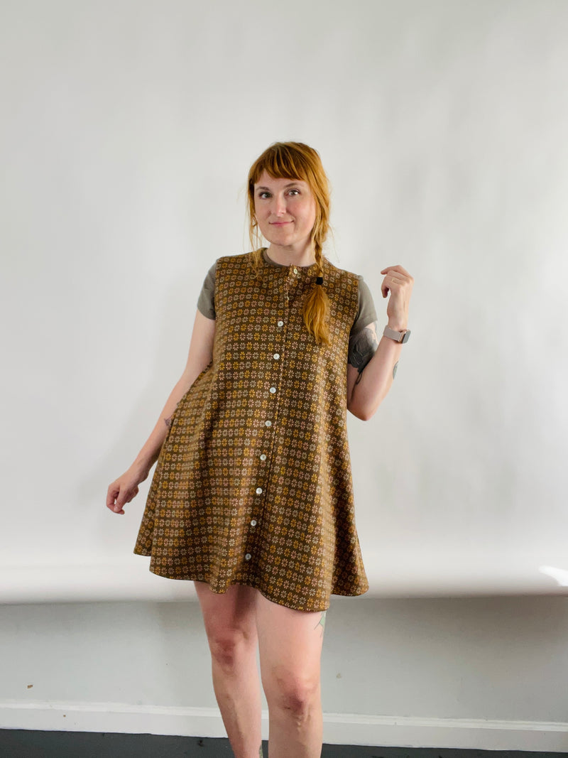 Mayra Dress in 70s Daisy