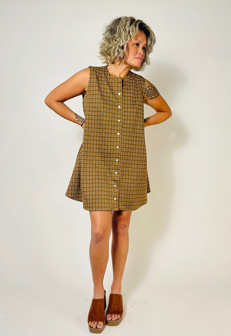 Mayra Dress in 70s Daisy