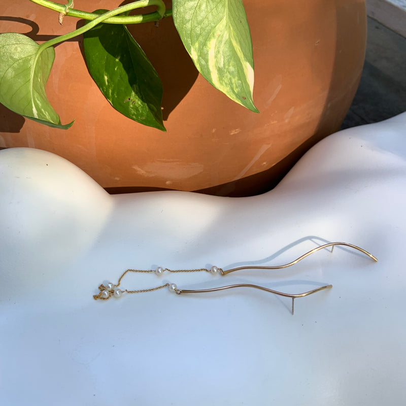 perla ear chain
