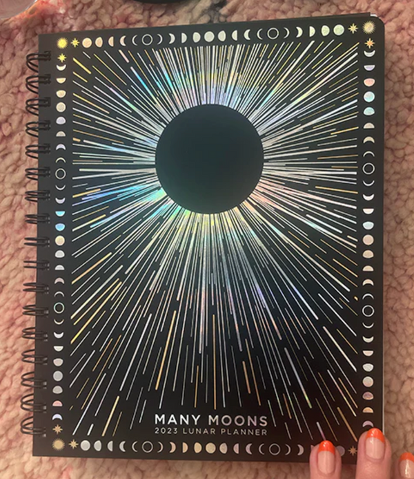 Many Moons Lunar Planner: 2023