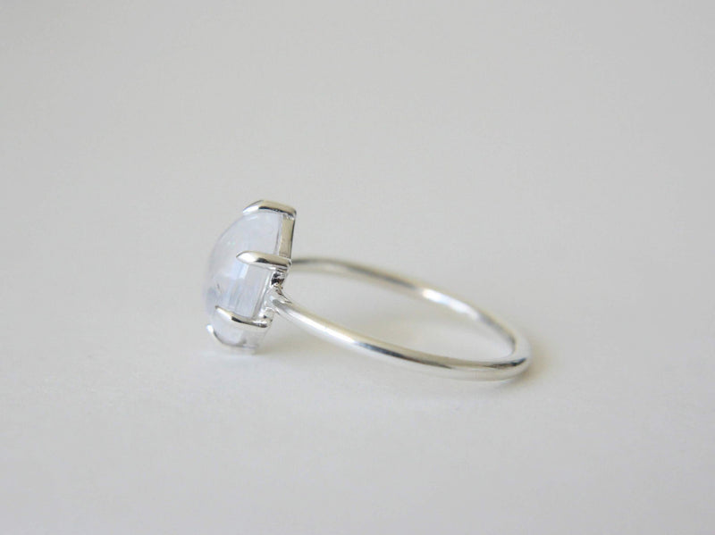 Female 925 Sterling Silver Moonstone Ring, Weight: 4gm, Us 6 at Rs  1780/piece in Jaipur