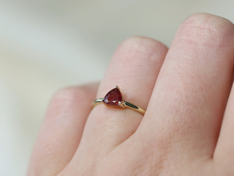 Hailey Oregon Sunstone Ring Set, Round Gemstone Engagement – Capucinne