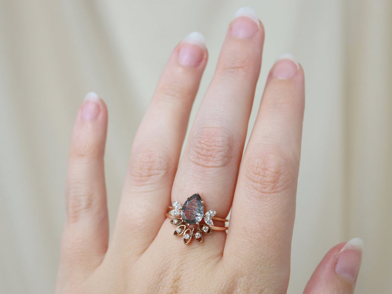 Hera Ring with Diamonds