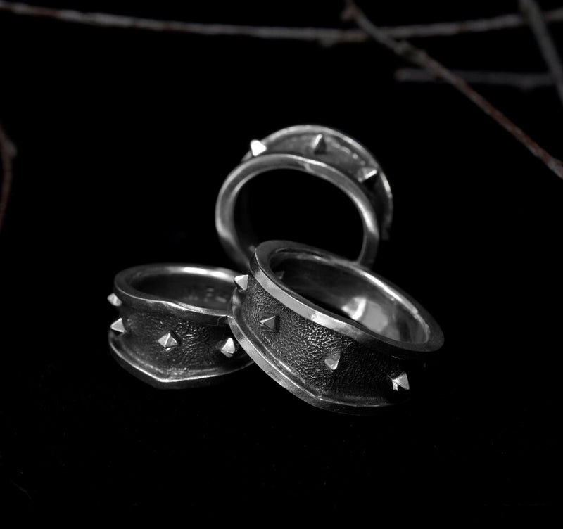 Pitfall Ring